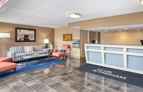 Yachting Village Hotel | Charming 1-bedroom unit with kitchenette in the heart of Newport on the marina!