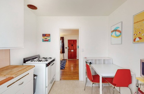 Ocean Park House | Charming 1 Bedroom Santa Monica Cottage 3 Blocks to beach!