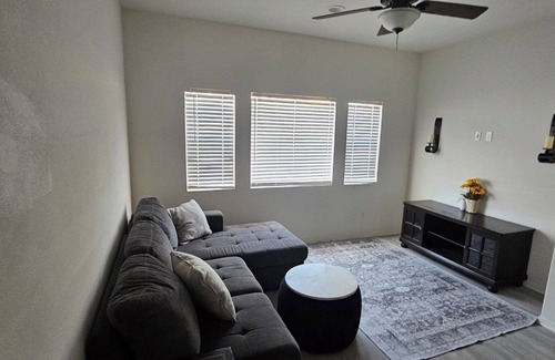 Hemet Villa | Charming 1-bedroom villa in Hemet with AC attached to main home casita.