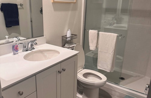 Hemet Villa | Charming 1-bedroom villa in Hemet with AC attached to main home casita.