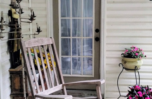Ashville Apartment | Charming 1 BR Lake Access Apartment in delightful Ashville