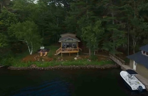 Murray Isle Cottage | Charming 1000 Islands 4-bedroom cottage on Murray Isle, Clayton with WiFi access