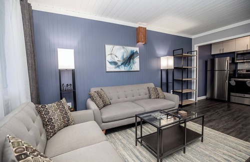 Woodland in Waverly Apartment | Charming 12 South Studio w Pool, Near Melrose, Downtown+Univ. 2 mi, Free Parking