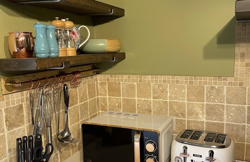 Bridge Cottage | Charming 15th Century cottage in the heart of the Kent countryside!