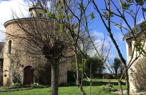 Souvigne-sur-Sarthe Cottage | "Charming 17th-Century Chapel with Garden, Near River, Free Bikes & More"