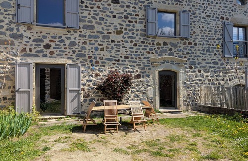 Arsac-en-Velay Cottage | Charming 18th Century Mansion with Garden & Modern Amenities near Puy-en-Velay