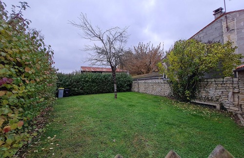 Benet Cottage | Charming 1900s House in Marais Poitevin with Garden, Terrace, and Fishing Access