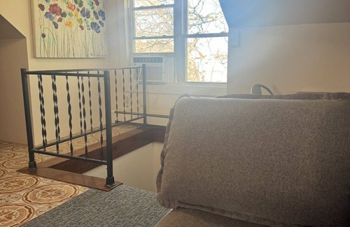 Winthrop Apartment | Charming 1bedroom Apt with WiFi, AC in fabulous Winthrop Boston Airport Beaches