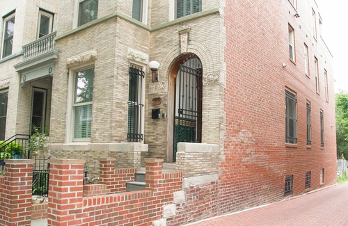 Bloomingdale Apartment | Charming 1BR Apt on Hidden Park in Historic DC!