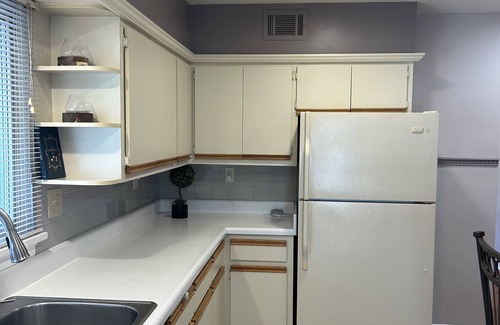 Edwardsville House | Charming 1BR Near Historic Downtown Edwardsville & SIUE