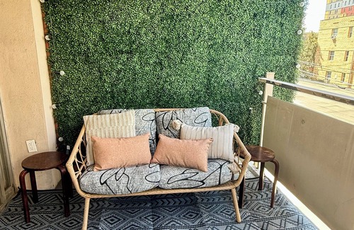 Hale Condo | Charming 1BR Retreat in Denver