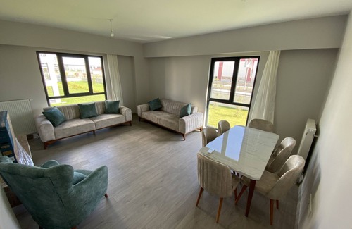 Basaksehir Apartment | Charming 2+1 Furnished Property in Basaksehir, Just 500 Meters far from Metro