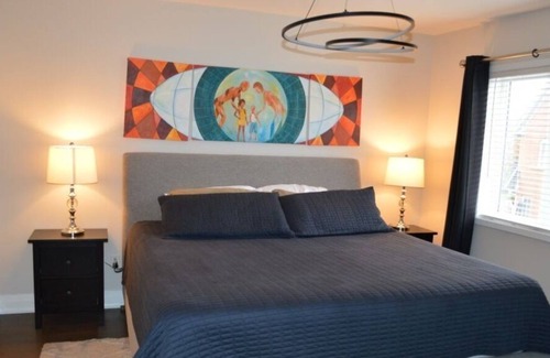 Ajax House | Charming 2-BDR Upper Floor Retreat in Ajax