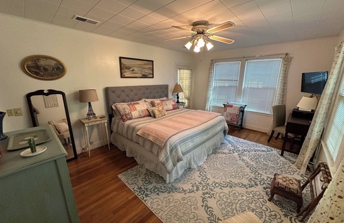 Gonzales House | Charming 2-bdrm house walking distance from historic downtown w/WiFi & HVAC.