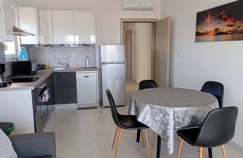 Okrug Gornji Apartment | Charming 2-bed Apartment in Okrug Gornji
