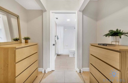 Aventura Apartment | Charming 2-Bed Retreat near Aventura's Best