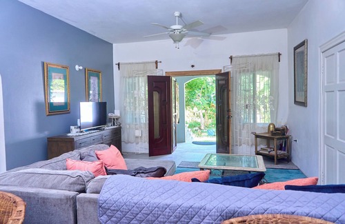 Port Antonio Cottage | Charming 2-bedroom cottage in delightful Portland ,Jamaica West Indies with AC