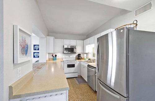 Villa Primera House | Charming 2 Bedroom Beach Cottage w/Amazing Gulf Views!