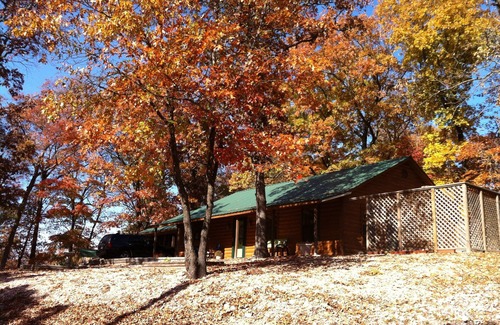 Eureka Springs Cabin | Charming 2-bedroom cabin with WiFi, AC in peaceful Eureka Springs