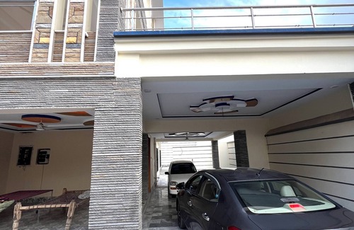 Sukkur House | Charming 2-bedroom bungalow with WiFi and AC in lovely Sukkur plus Swimming Pool