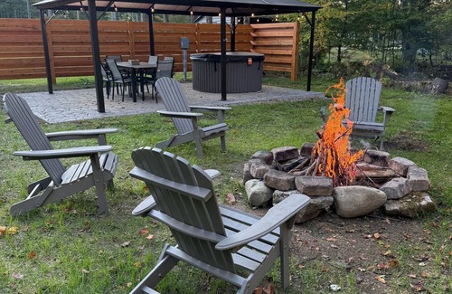 Lewis Run Cabin | Charming 2-bedroom cabin in right next to Kinzua with AC