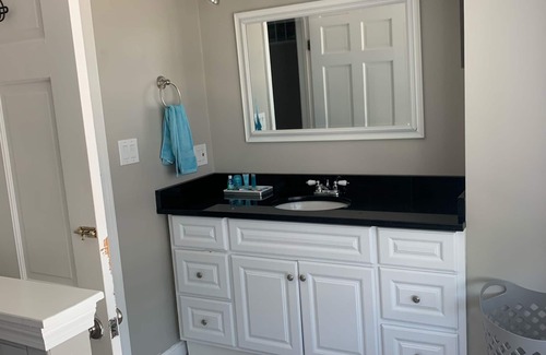 Chelsea Condo | Charming 2-bedroom condo in delightful Chelsea with WiFi, AC
