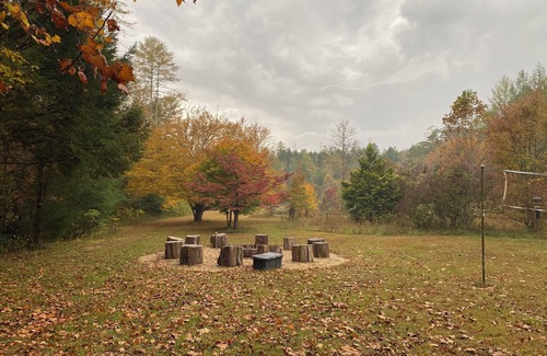 Reliance Cottage | Charming 2-bedroom cottage right on a 30’ wide whitewater creek in Reliance, TN