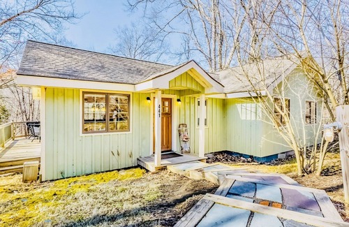 Accord Cottage | Charming 2-bedroom cottage with large deck in beautiful Accord NY.