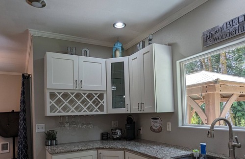 East Olympia House | Charming 2-bedroom home with dedicated office, WiFi & air conditioning - Olympia