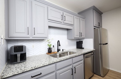 Sherman House | Charming 2-bedroom home in amazing Sherman