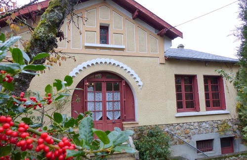 Herisson Cottage | Charming 2-Bedroom House near Medieval Village with Garden, Close to Tronçais Forest