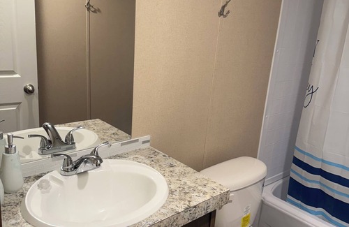 Leland House | Charming 2-bedroom house in Leland with WiFi, AC, Laundry