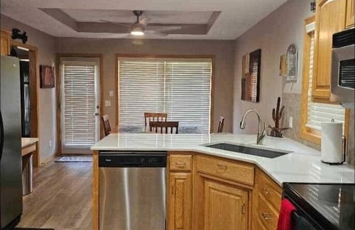 Omaha House | Charming 2-bedroom house in lovely Omaha with AC, WiFi.