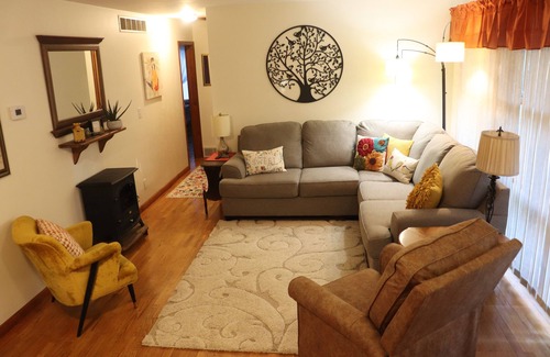 Charlotte House | Charming 2-bedroom newly renovated house in Charlotte