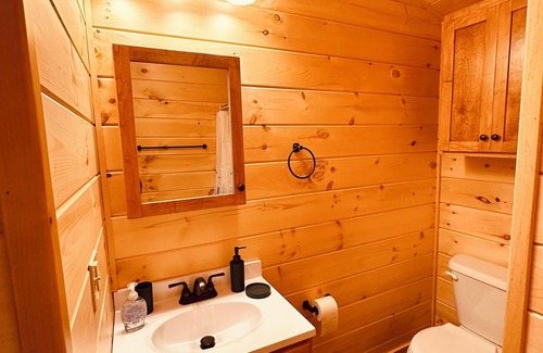 Carrabassett Valley Cabin | Charming 2-bedroom Red cabin close to Carrabassett valley and Kingfield