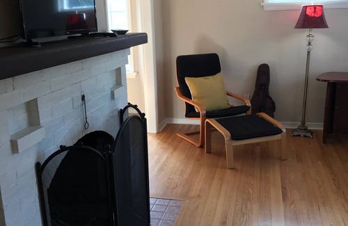 Rockland House | Charming 2-Bedroom Suite in Gonzales – 30-Day Minimum Stay