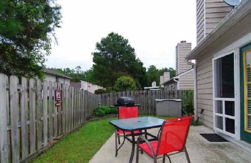 Harbison House | Charming 2-bedroom townhome close to Prisma Parkridge and State Forest