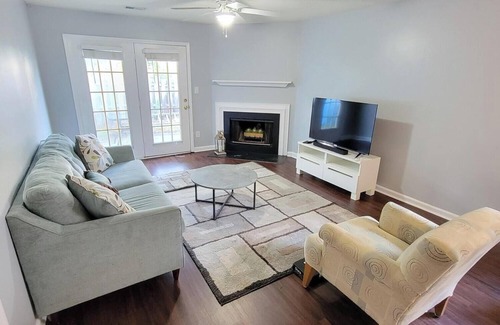 Harbison House | Charming 2-bedroom townhome close to Prisma Parkridge and State Forest