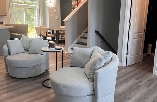 Imperial House | Charming 2-bedroom townhome with WiFi, AC in serene Imperial