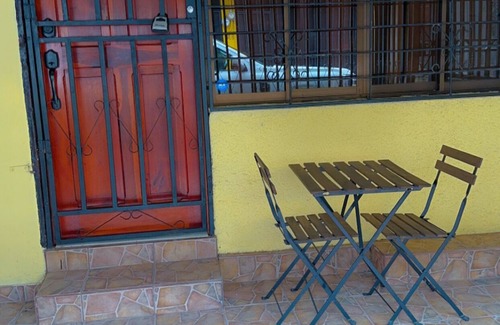 Heredia House | Charming 2-bedroom townhome in welcoming Heredia with WiFi, AC in walkable town