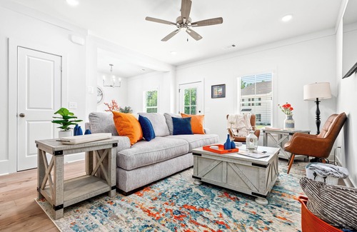 Auburn House | Charming 2-bedroom townhome with WiFi, minutes from Auburn University's campus