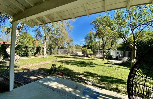 Northridge Cottage | Charming 2 bedroom 2 bath in Sherwood Forest