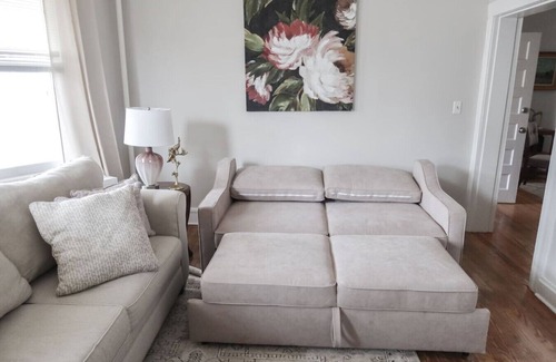West Orange Apartment | Charming 2-bedroom apartment with AC, WiFi in wonderful West Orange