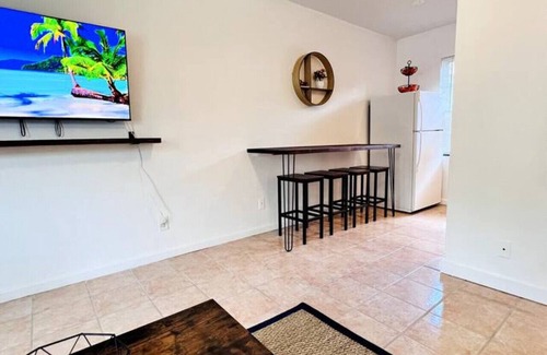 Poinsettia Heights Condo | Charming 2 BR Condo - near Beach, downtown, airport