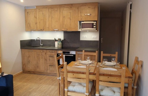 Montgenevre Apartment | Charming 2-Room Mountain Condo for 6, Renovated, Balcony, Parking - Montgenèvre