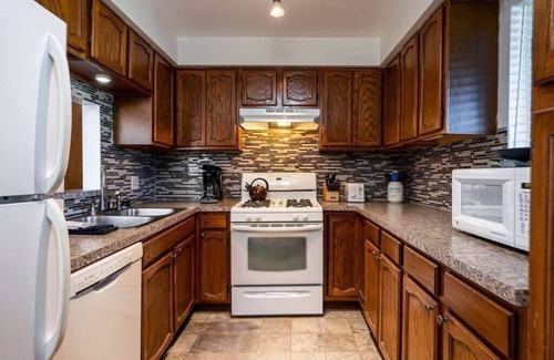 Rockford Cottage | Charming 2-unit retreat in Rockford