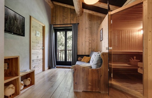 Val-d'Isere Ski Chalet | Charming 200m² Chalet in Val d'Isère with Sauna and Nordic Bath