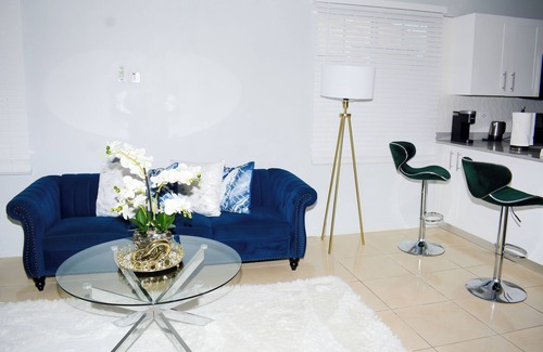 Portmore House | Charming 2bedroom home in gated community close to Hellshire beach.