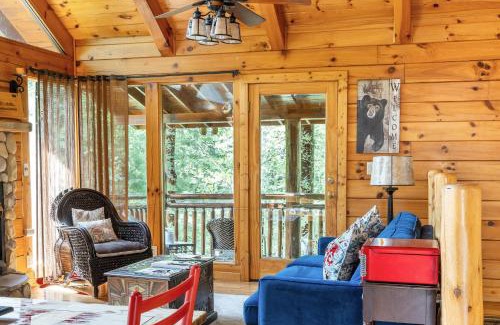 Sevierville Ski Chalet | Charming 2BR Cabin with Hot Tub & Mountain Views