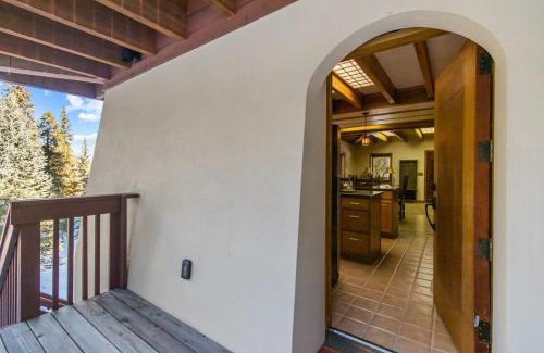 Breckenridge House | Charming 2BR Mountain Getaway Near Hiking Trails